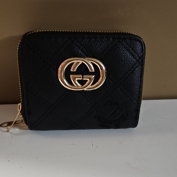 Gucci Black Quilted Leather Wallet - Picture 1 of 2
